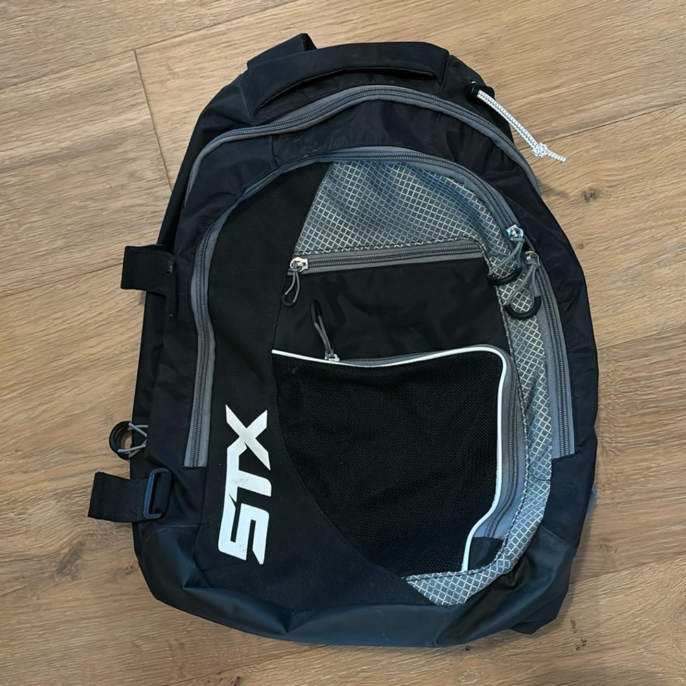 Women’s lacrosse bag. Hardly used. In excellent condition!